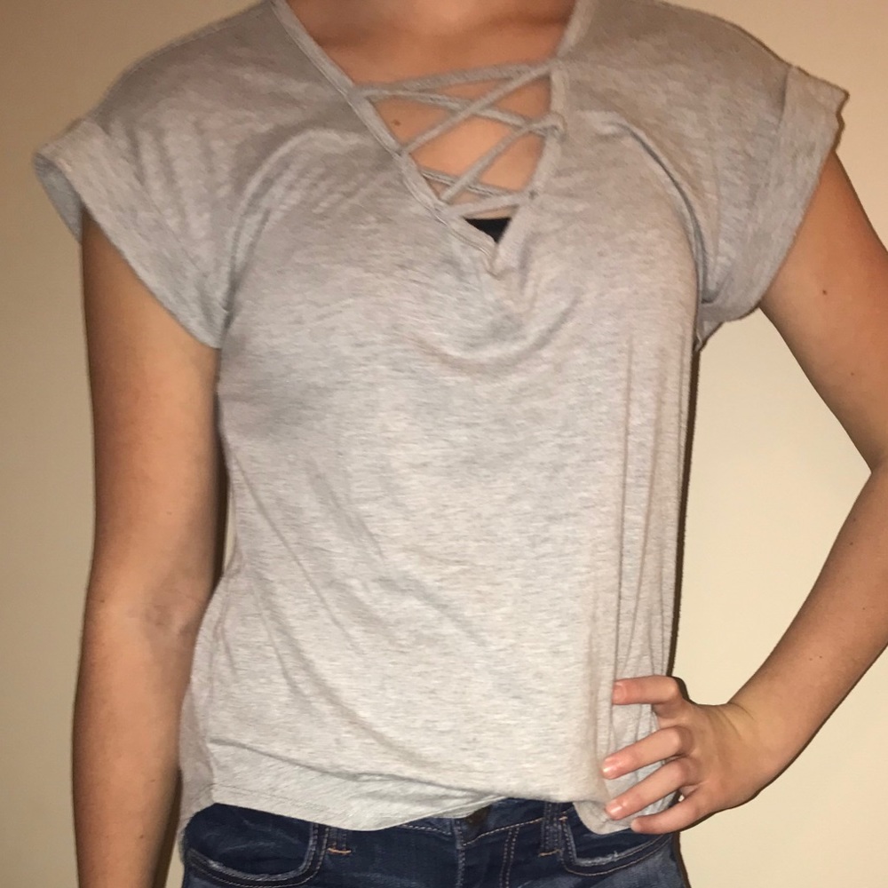 Gray cross hatch tee!